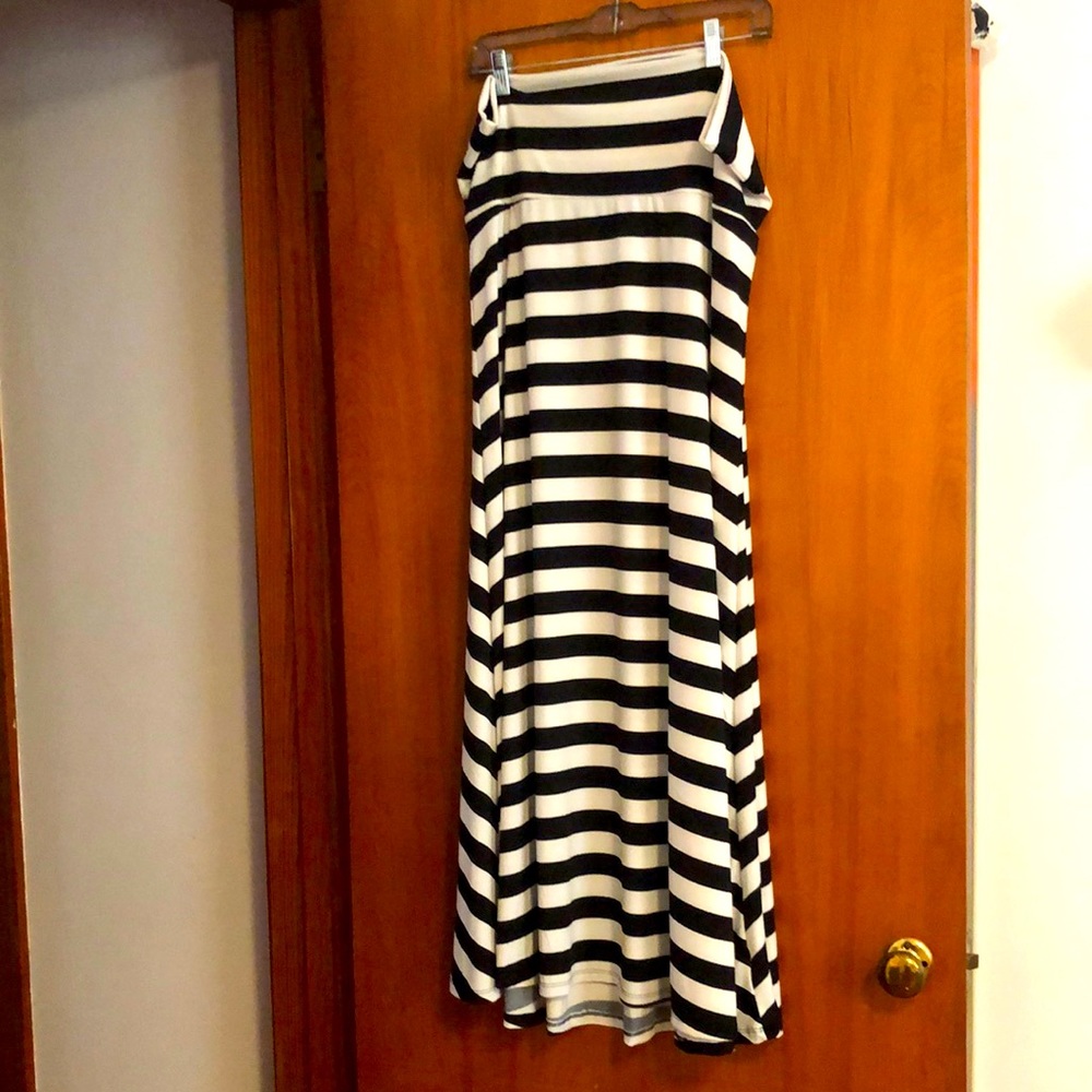 Brand new w/o tags Lularoe Maxi Skirt 2XL